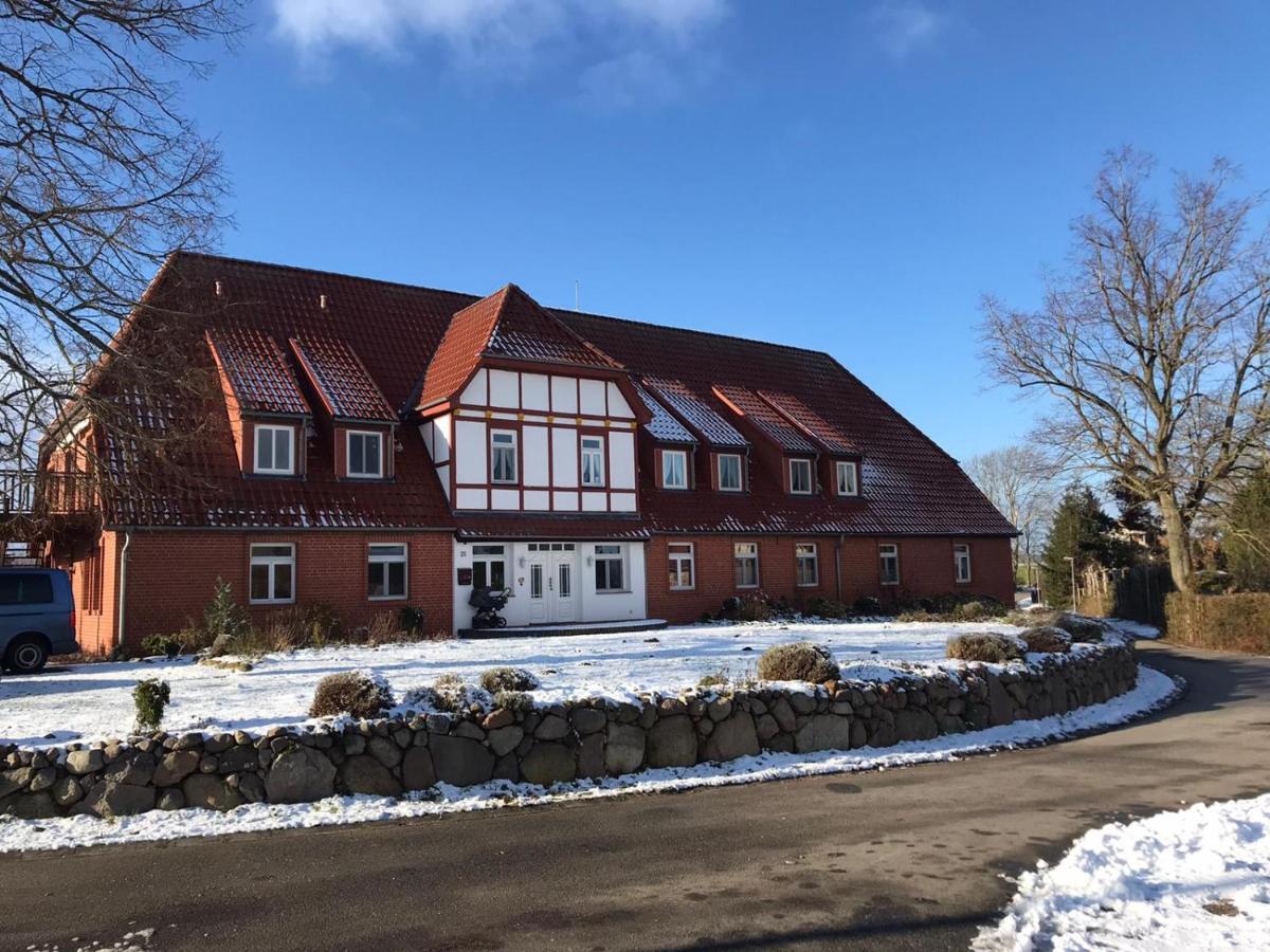 Gutshaus Bliesekow Hotel Exterior photo