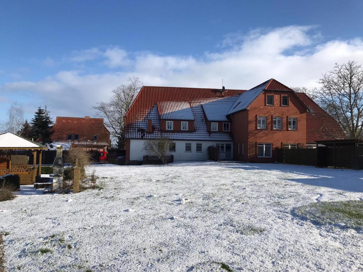 Gutshaus Bliesekow Hotel Exterior photo