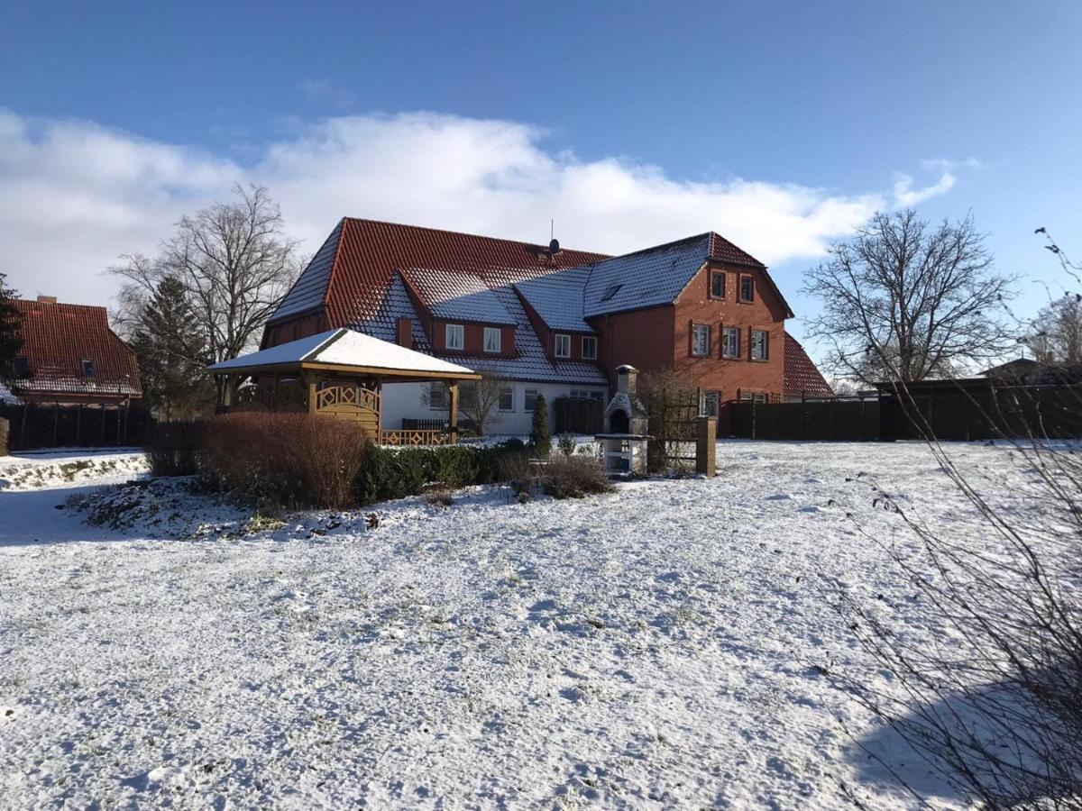 Gutshaus Bliesekow Hotel Exterior photo